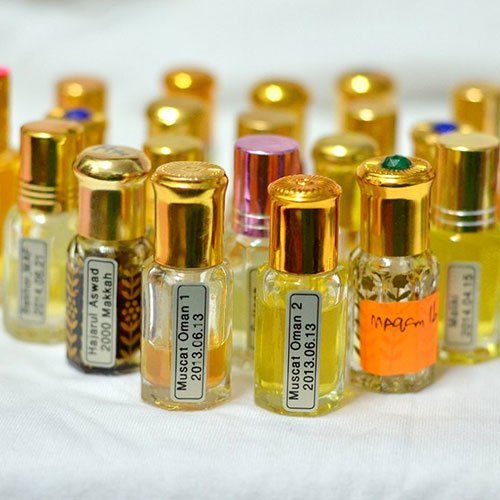 Exploring Men’s Perfume Oil Samples in the UK: A Fragrance Journeyv